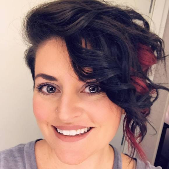 Meet your Posher, Leslie - Picture 1 of 2